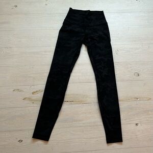 LULULEMON black camouflage full length leggings.
